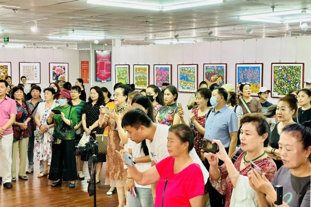 《传承乡土文化,服务农村振兴——辛集农民画优秀作品全国巡展》走进河北承德市群众艺术馆