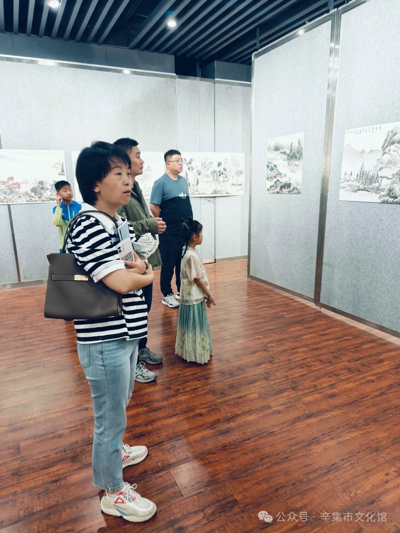 未来之期~齐志强学生绘画作品展于5月1日--6日在辛集市文化馆三楼展览厅成功举办