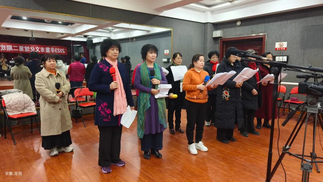 辛集市文化馆多功能厅《六姐妹送水》进入了紧锣密鼓的正式彩排阶段