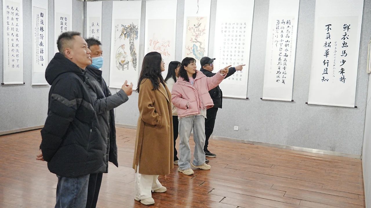 第十九届“新农村、新农民、新作品”书画作品展在文化馆三楼展览厅隆重展出