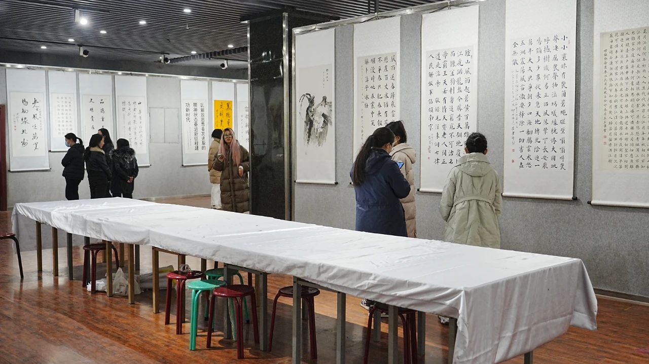 第十九届“新农村、新农民、新作品”书画作品展在文化馆三楼展览厅隆重展出