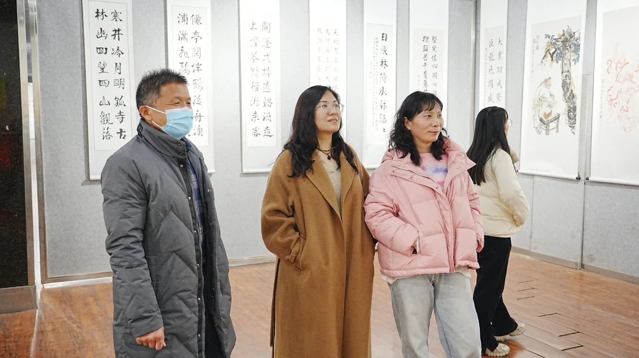第十九届“新农村、新农民、新作品”书画作品展在文化馆三楼展览厅隆重展出