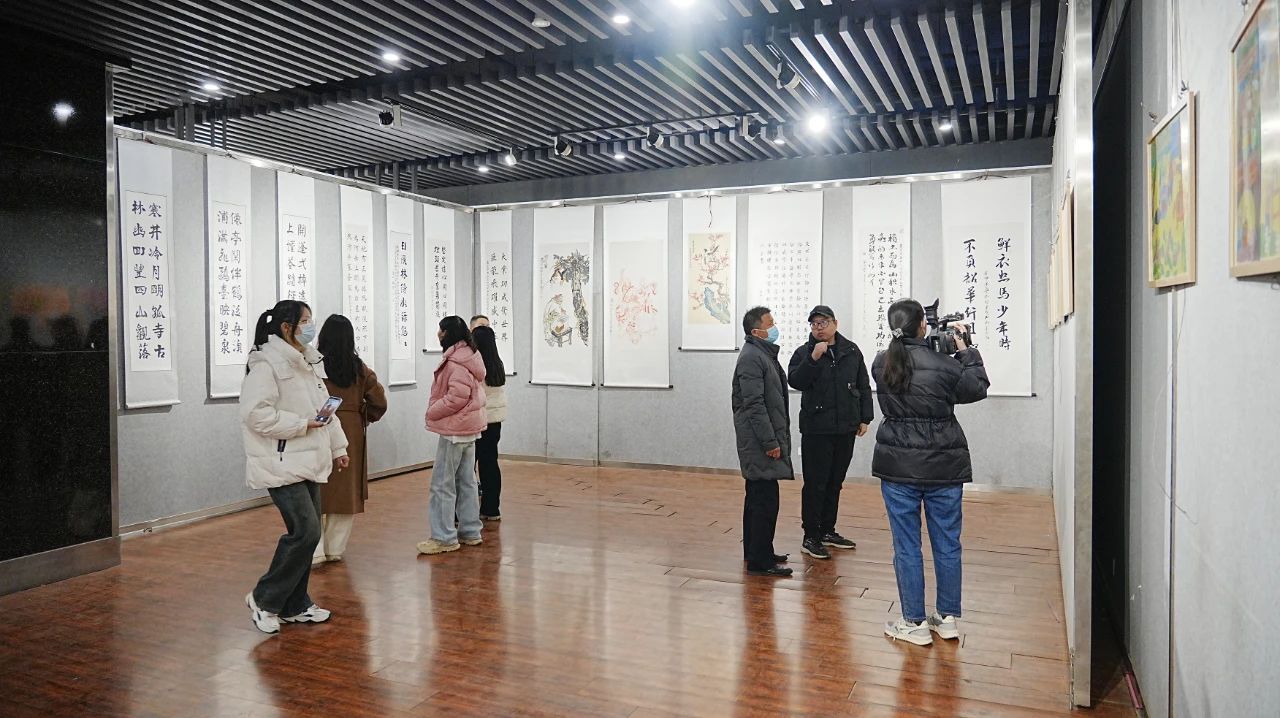 第十九届“新农村、新农民、新作品”书画作品展在文化馆三楼展览厅隆重展出