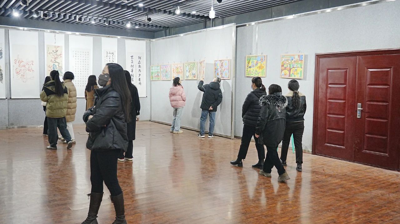 第十九届“新农村、新农民、新作品”书画作品展在文化馆三楼展览厅隆重展出