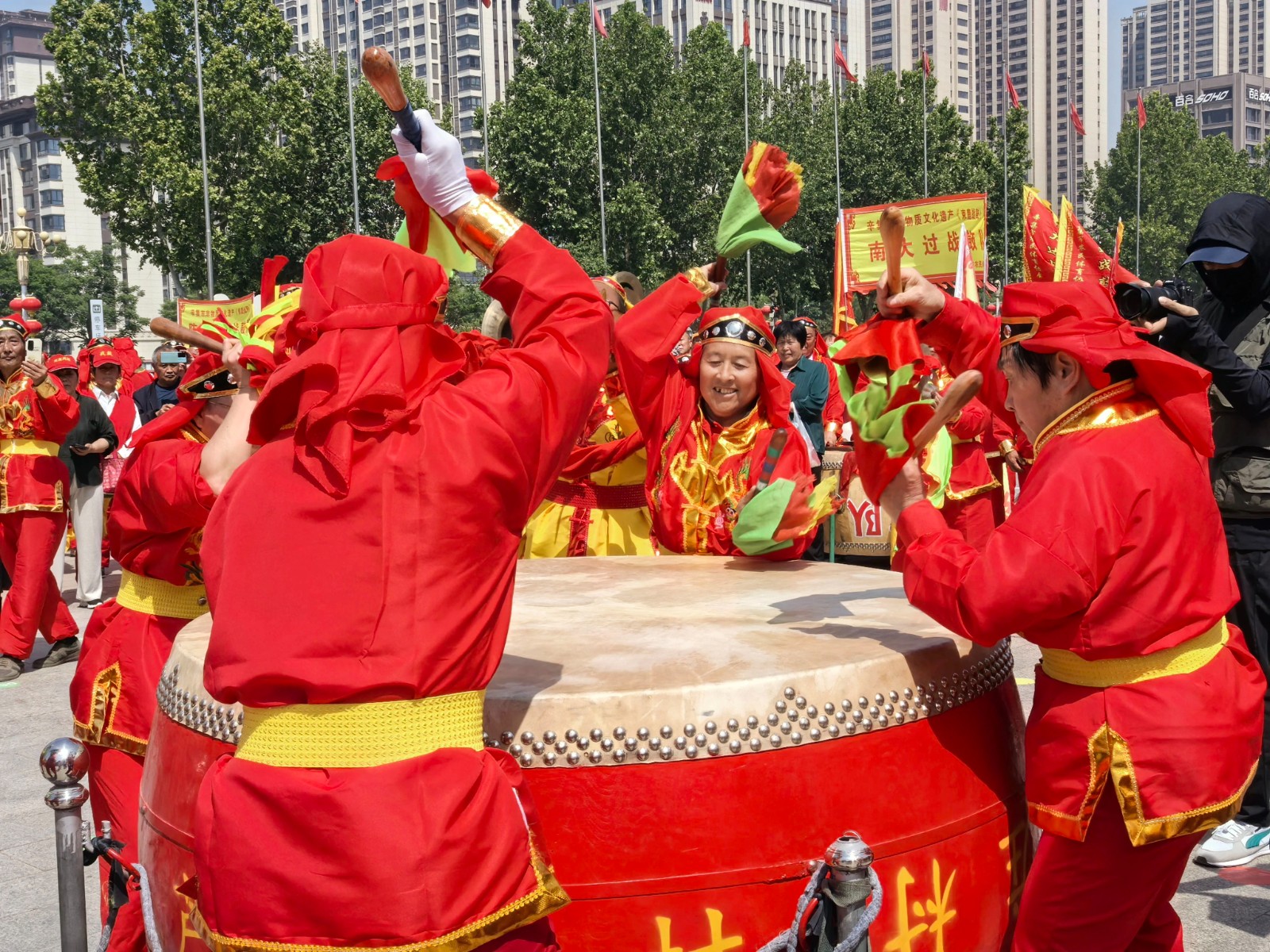 “5·19中国旅游日暨辛集市第六届鼓王争霸赛”在国际皮革城举办